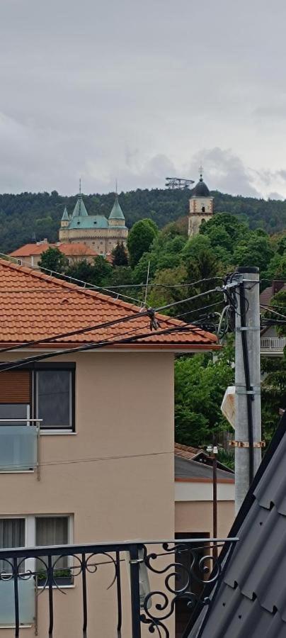 Apartman S Vyhladom Na Bojnicky Zamok Bojnice Ngoại thất bức ảnh